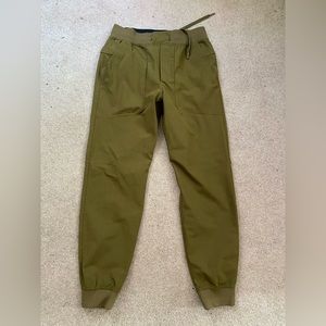Lululemon ABC jogger ( Shorter ) - date brown - size small (men’s)